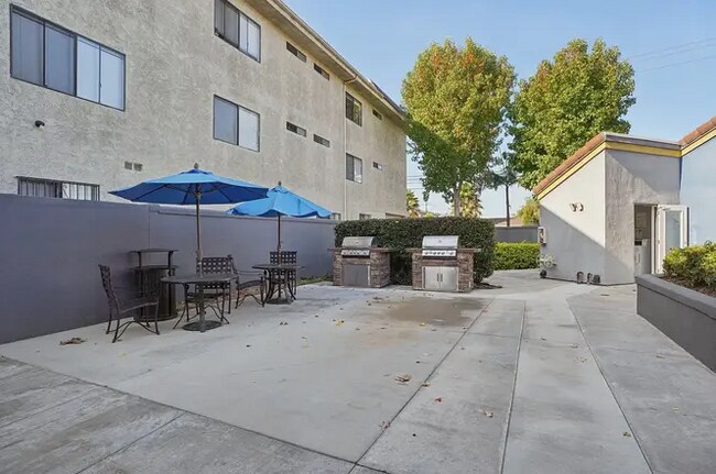 Building Photo - Chadron Apartment