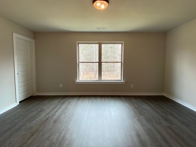 Building Photo - 130 Ridgeview Cir