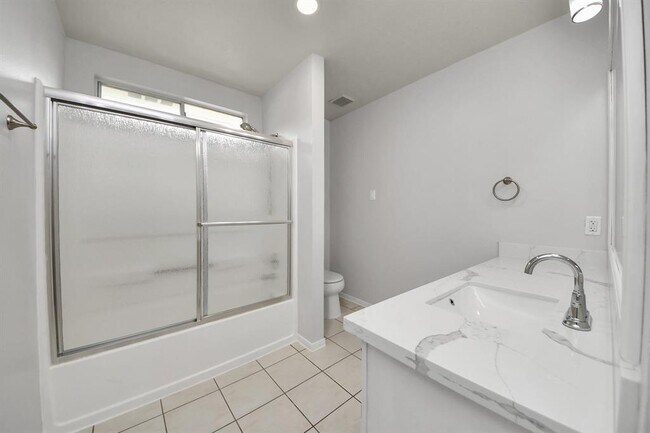 Building Photo - 4310 Lucas Trace Ct