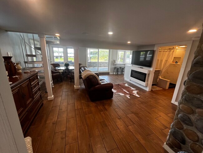 Building Photo - 46 Flintstone Rd
