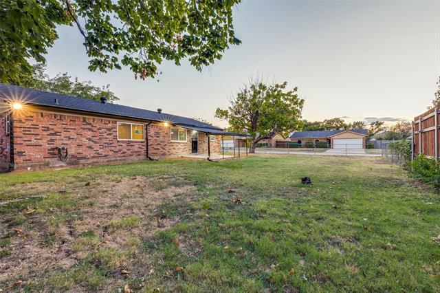 Building Photo - 4401 Tiptop St