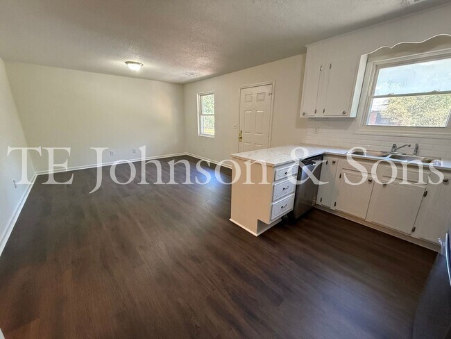 Building Photo - Markwood Apartment