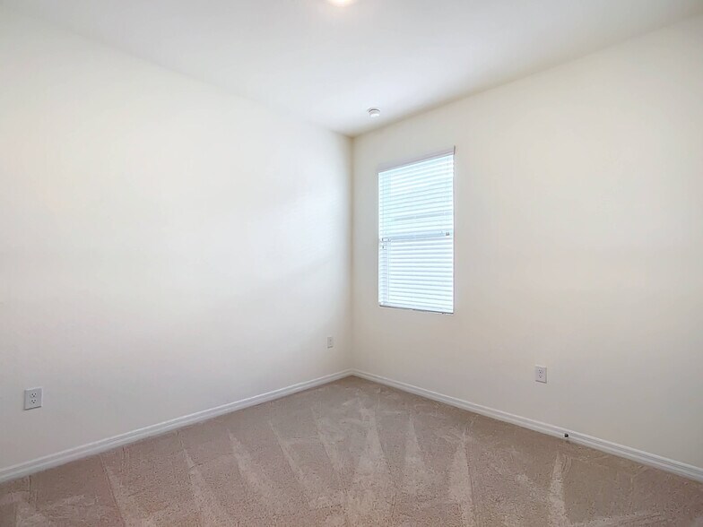 Building Photo - 5059 Stokes Way