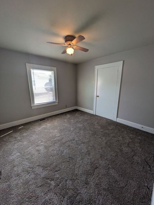 Building Photo - 3BD/2BA Home in Hickory