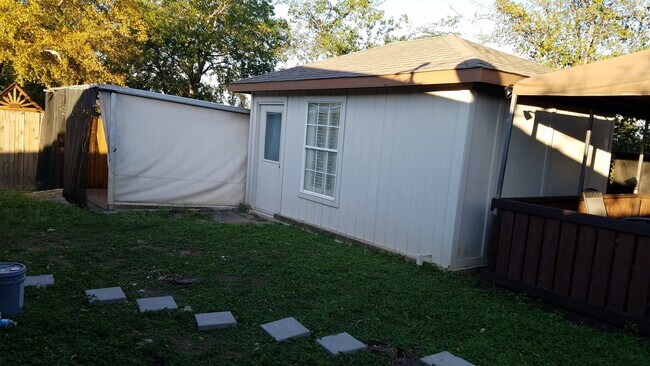 Building Photo - 2934 Chestnut Ave