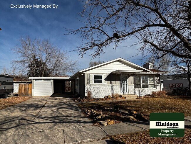 Building Photo - Available now! Beautiful 4 bedroom home with garage! Near downtown.