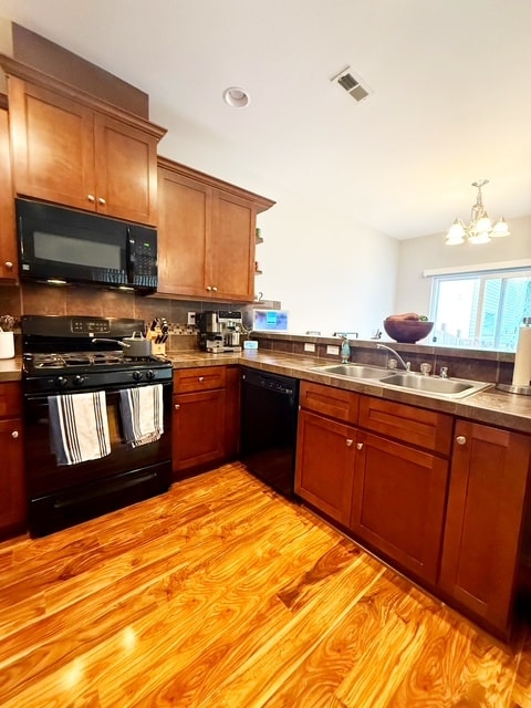 Building Photo - 275 NE Miramar Cir