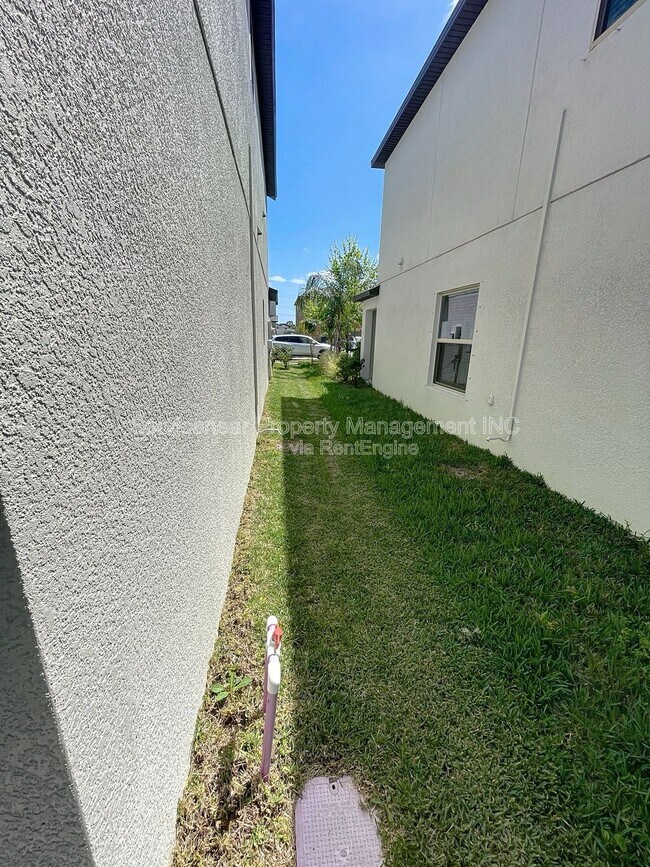 Building Photo - 7029 Samuel Ivy Dr