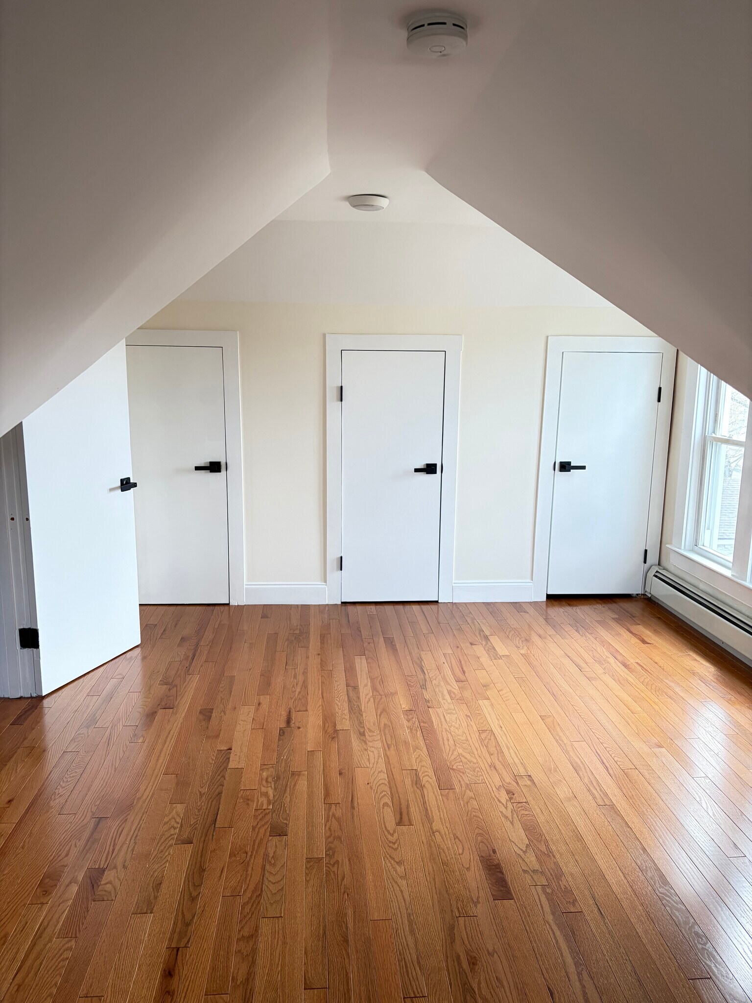 Building Photo - 30 Elm St