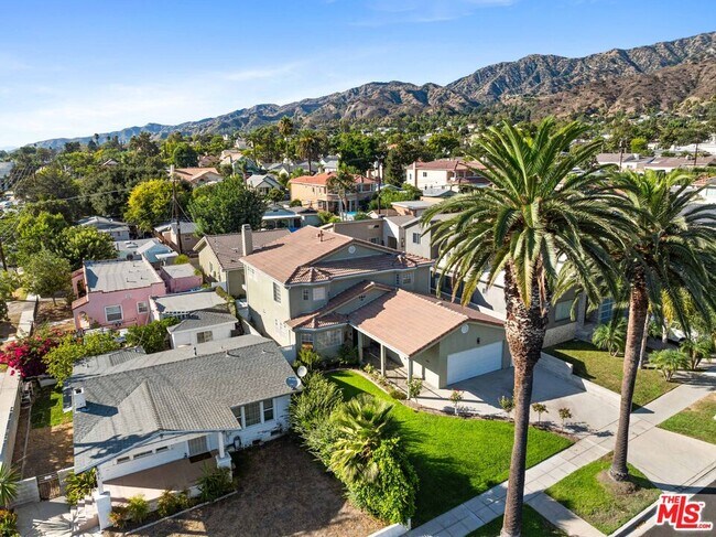Building Photo - 807 E Orange Grove Ave