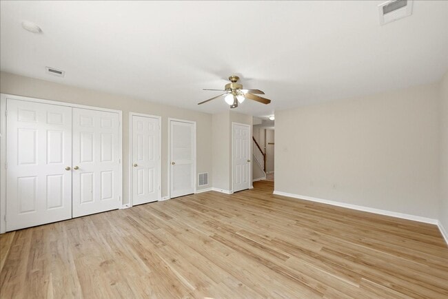 Building Photo - 46030 Bayswater Terrace