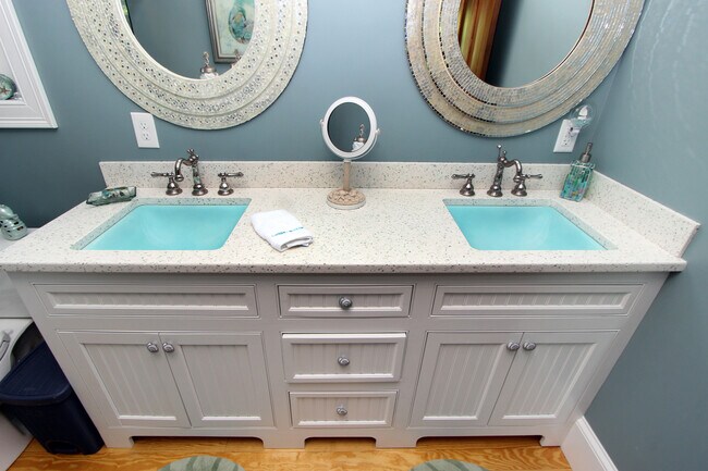 Building Photo - 351 Barlows Landing Rd