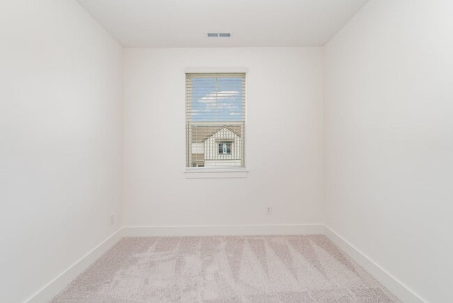 Building Photo - 728 Caraway Ln