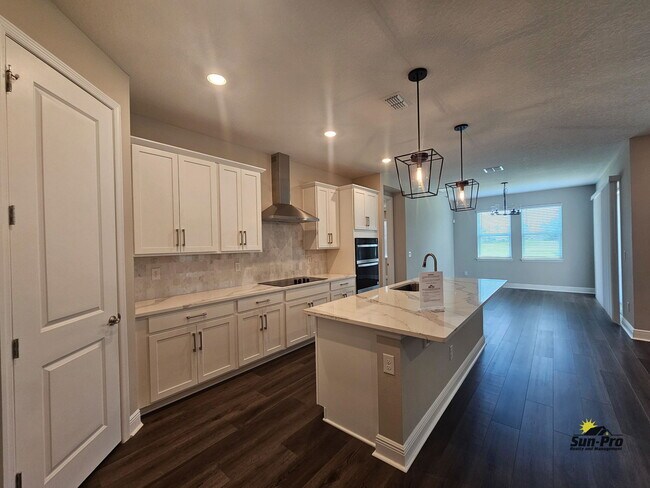 Building Photo - 379 Birkdale Dr