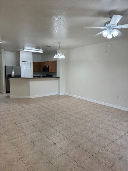 Building Photo - 1721 SW 81st Ter