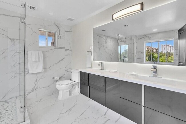 Building Photo - 2609 Center Ave