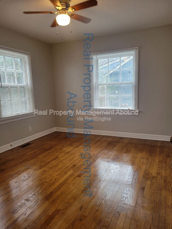 Building Photo - 1415 S New Haven Ave