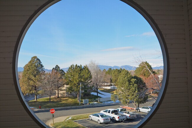 Building Photo - Sunstream Loft One Bedroom plus additional main floor Murphy Bed.