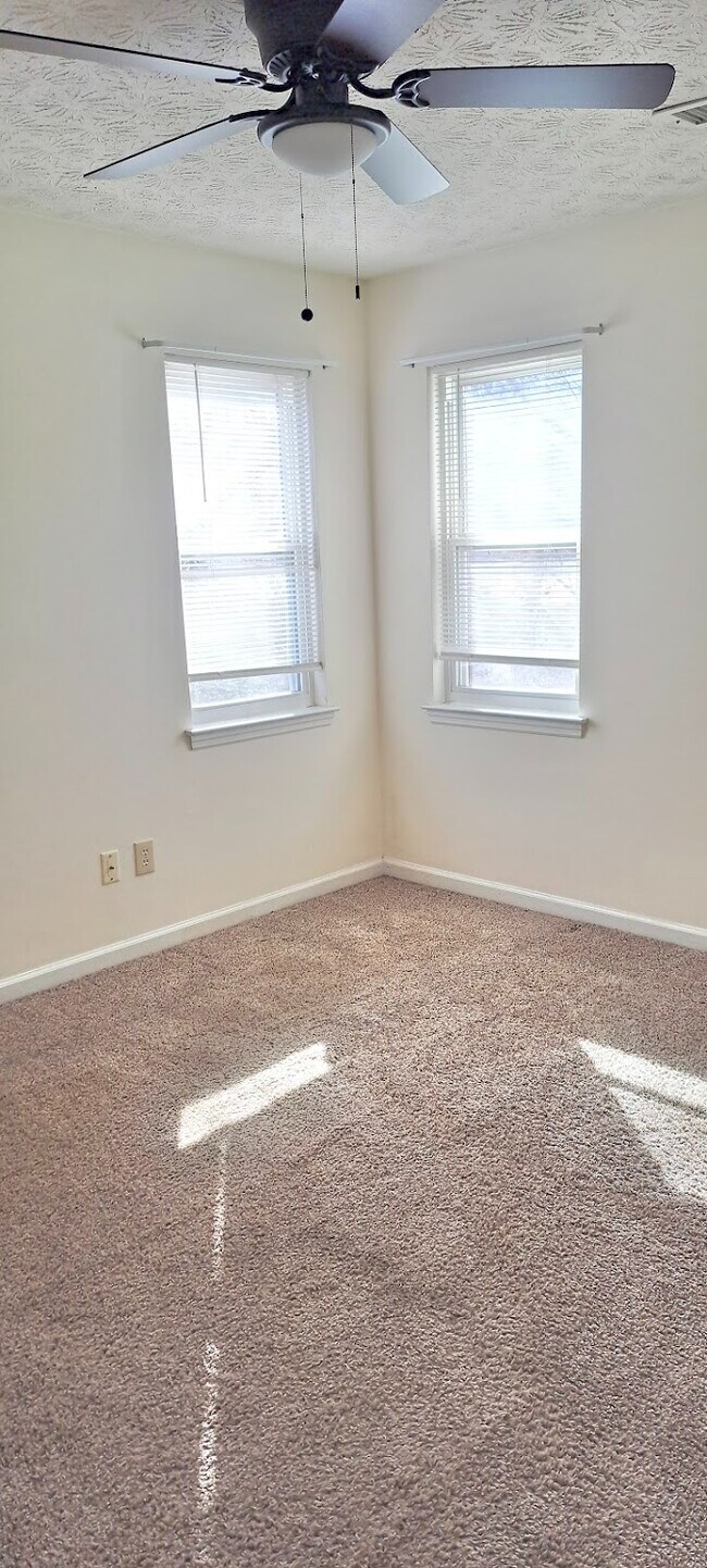Building Photo - Room in Single Family Home on Caloosa Cove SW