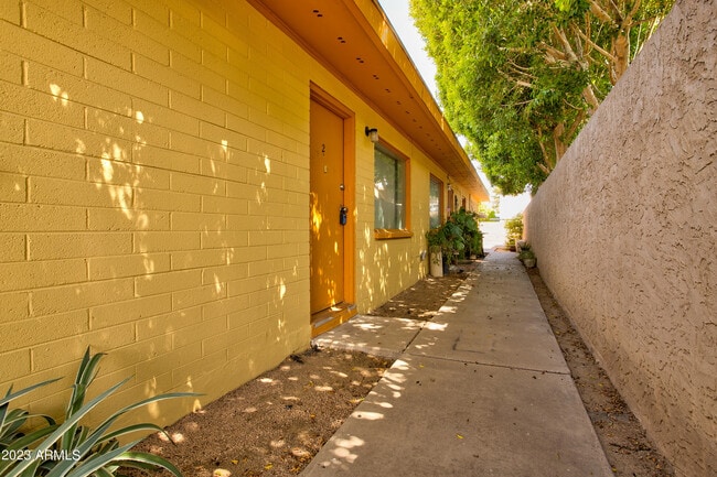 Building Photo - 7850 E Glenrosa Ave