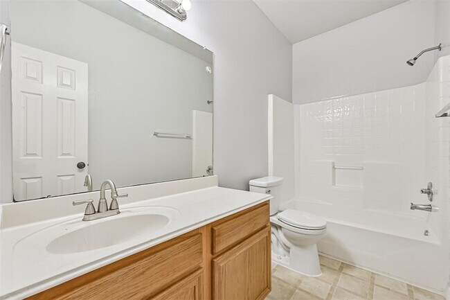 Building Photo - 731 Chase View Dr