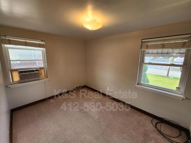 Building Photo - 1439 Lincoln Way