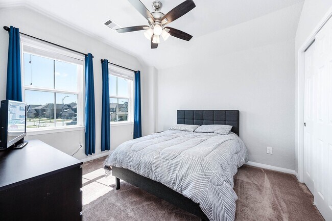 Building Photo - 32322 Dusted Bronze Dr