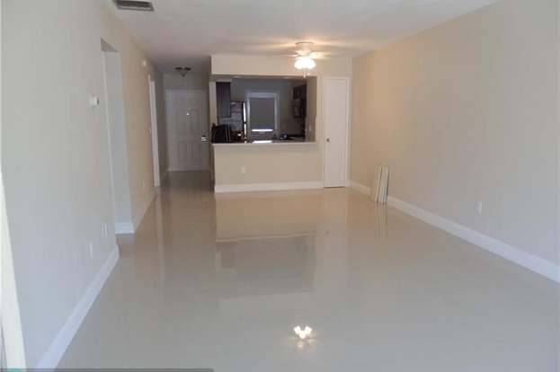 Building Photo - 801 Pine Dr