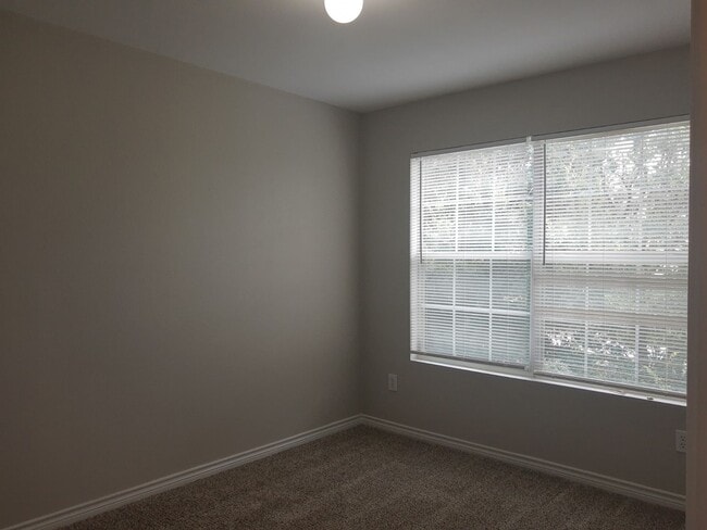 Building Photo - Garden at Summit * 3 Bedroom Townhome w/small backyard and 1-car direct access garage