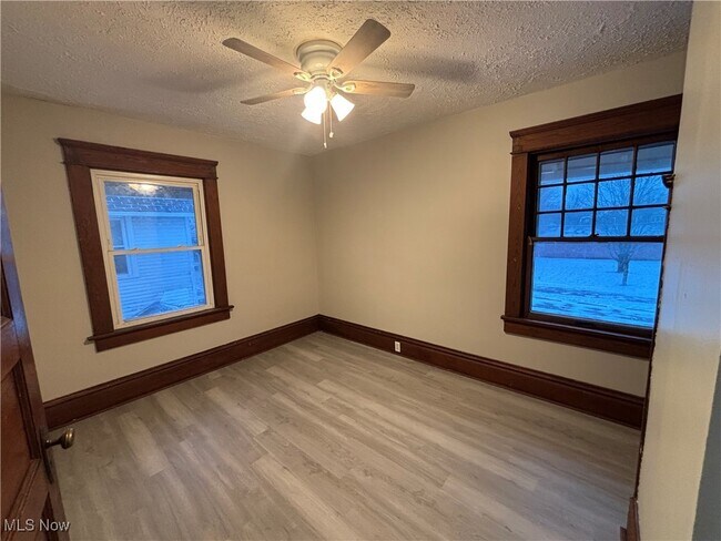 Building Photo - 408 S Arch Ave