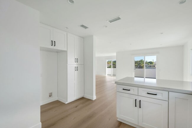 Building Photo - 312 Cazador Ln