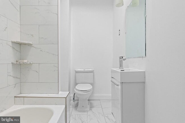 Building Photo - 5427 Ridgewood St