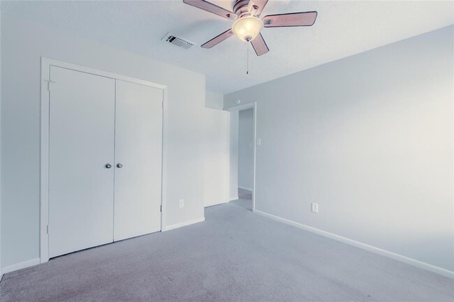 Building Photo - 4239 Southchase Ln