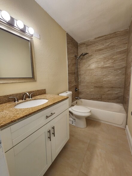 Building Photo - 340 NW 4th Ave