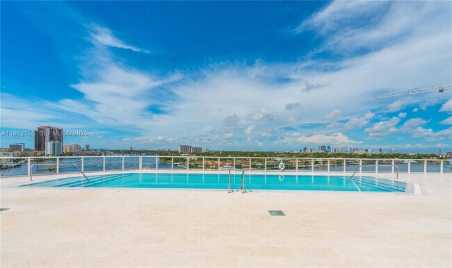 Building Photo - 401 N Birch Rd