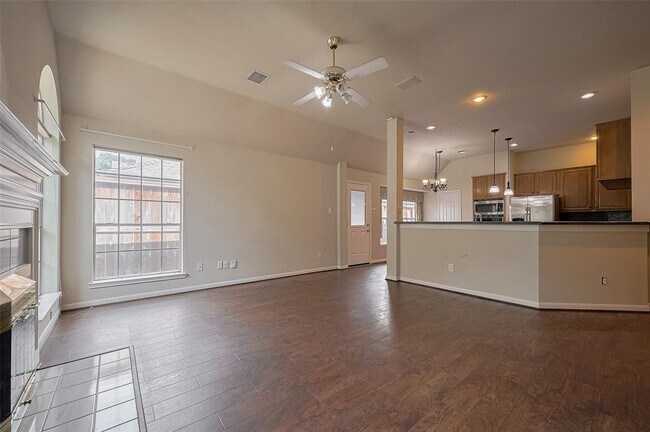 Building Photo - 8814 Fairbloom Ln