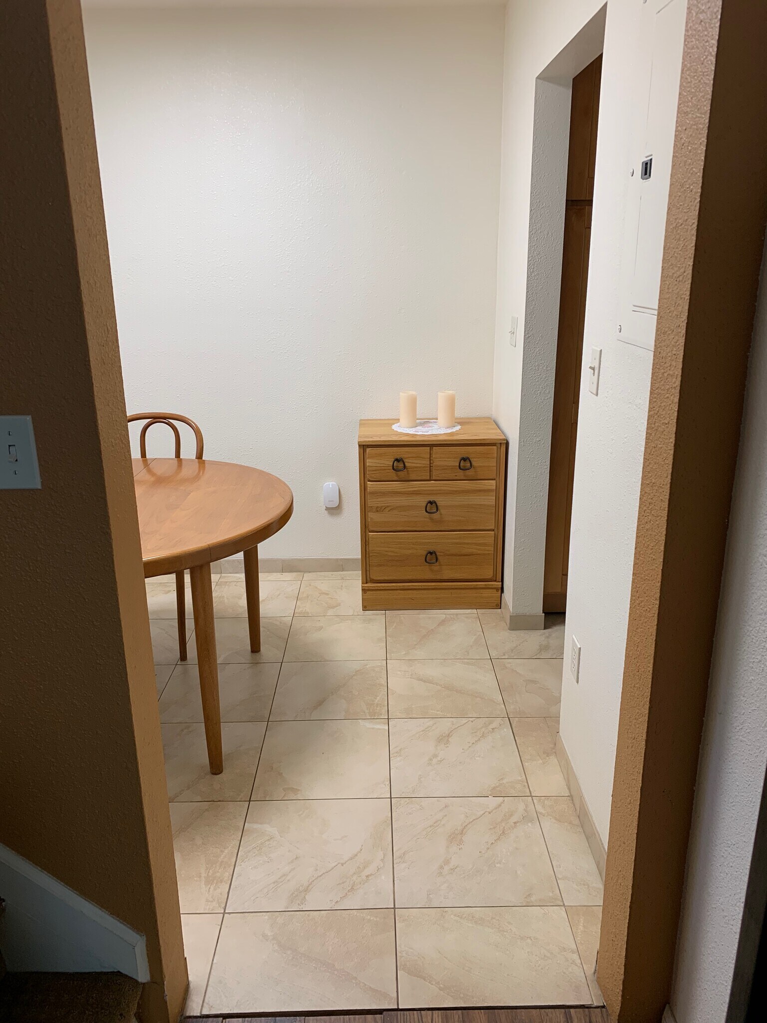 Dining room - 1635 Derby St