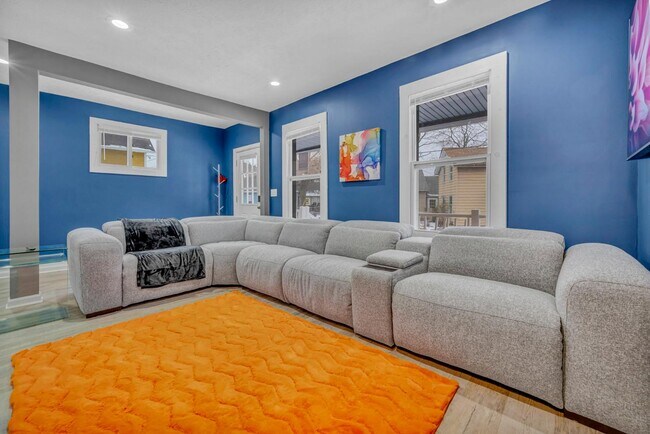 Building Photo - 839 Starkweather Ave