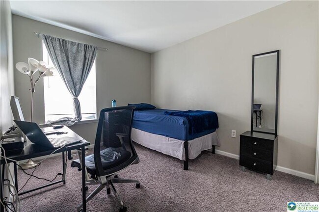 Building Photo - 2512 Gila Dr