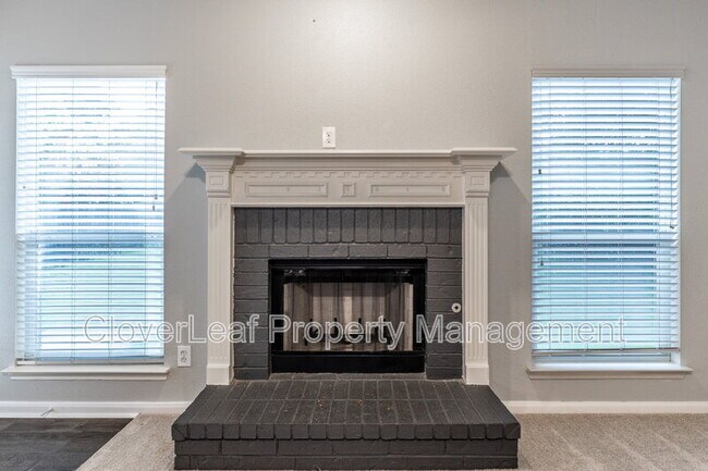 Building Photo - 123 Impala Cir