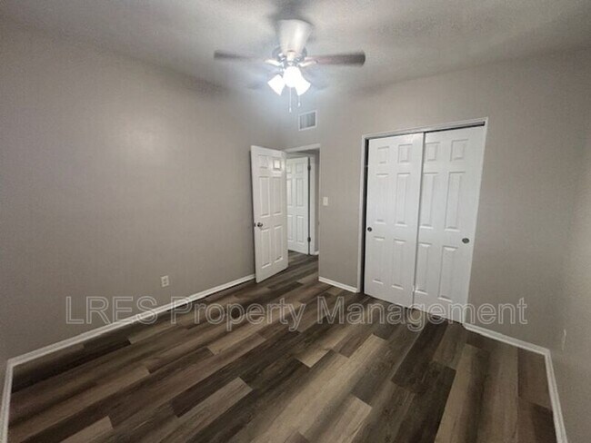 Building Photo - 314 Nanette Dr