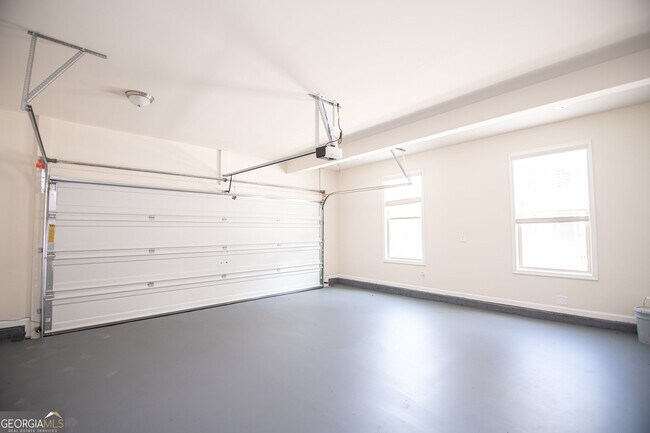 Building Photo - 5863 Krim Dr