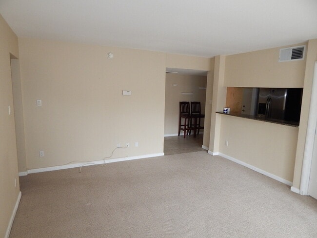 Building Photo - 769 Oakmont Ave