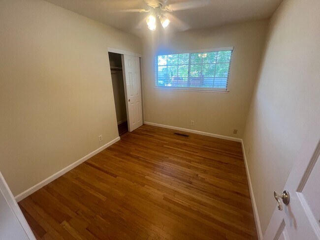 Building Photo - Spacious 4 bed 2 bath home in Fremont. Exc...