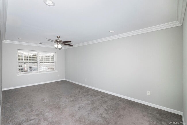 Building Photo - 425 Newbridge Rd