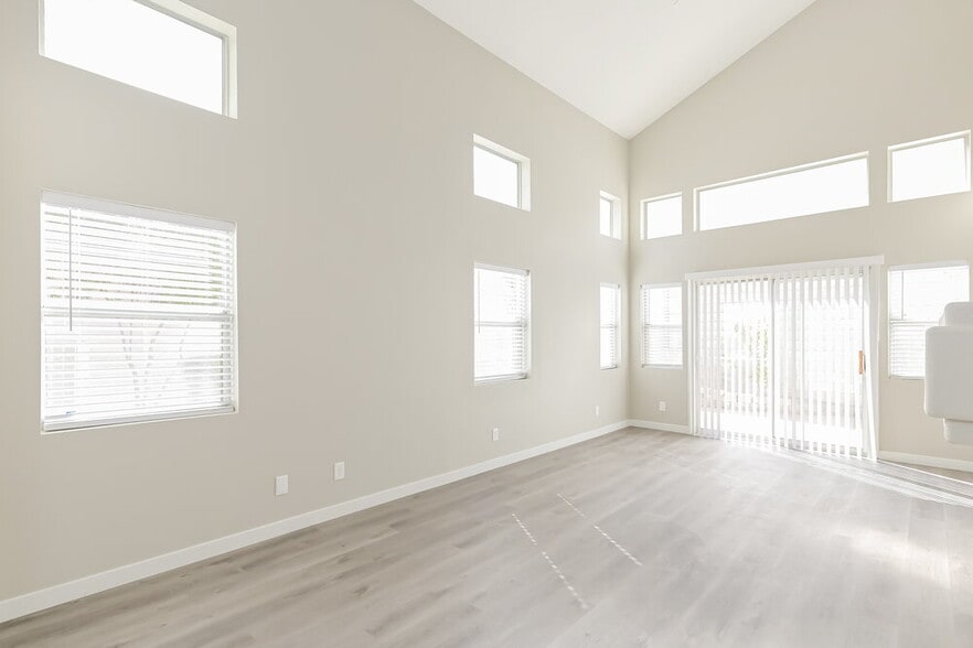 Building Photo - 2181 Hearts Club Dr