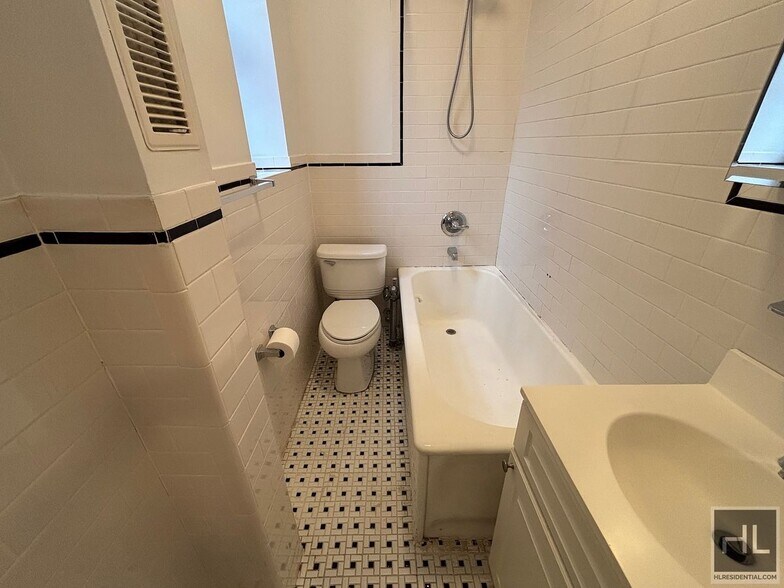 Building Photo - WEST 45 STREET