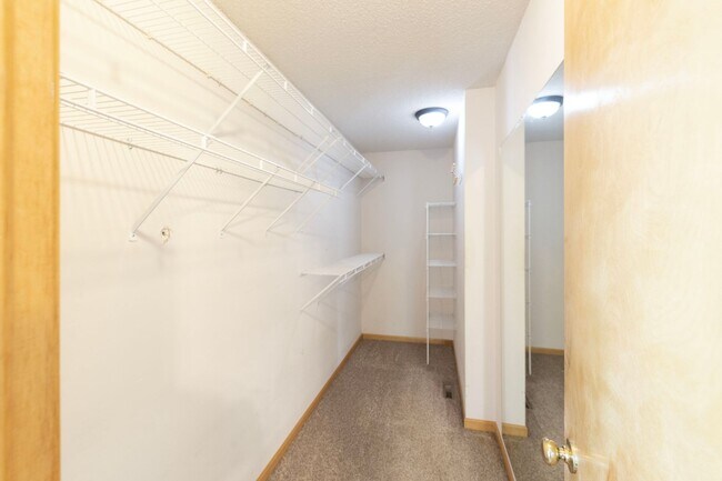 Building Photo - 16131 S Matt Ct