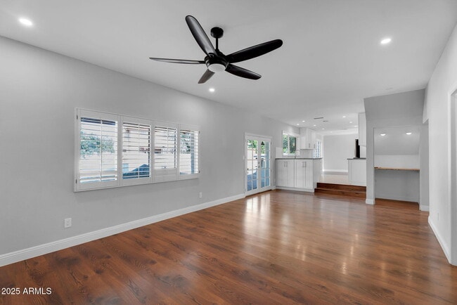 Building Photo - 2542 W Nopal Ave