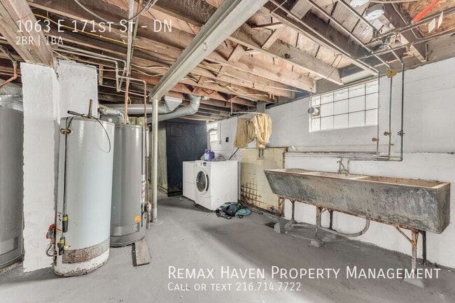 Building Photo - 1063 E 171st St